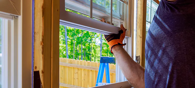>Bay Window Curtain Rail Track in Maple Ridge, British Columbia
